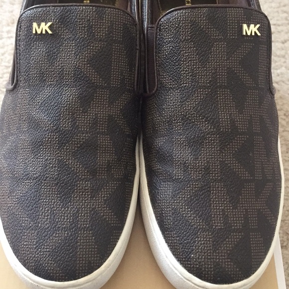 Michael Kors Keaton Logo slip on sneakers! - Picture 3 of 8